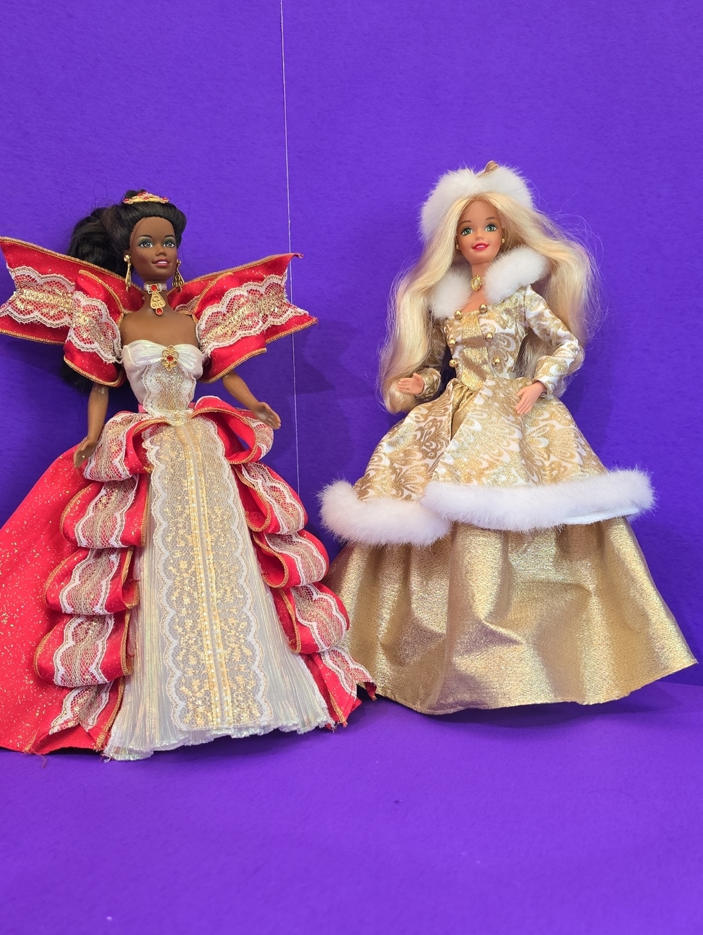 1997 Holiday Red Barbie and Winter Gold